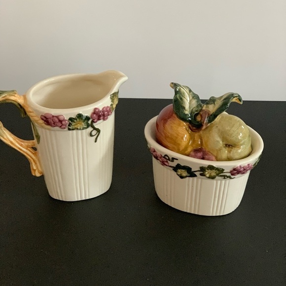 Gravy boat, cream sugar, salt pepper set - Picture 4 of 8